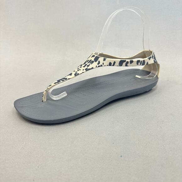 Crocs Sexi Flip Leopard Print in Charcoal t strap women's size 8 comfort Shoes - Picture 1 of 13